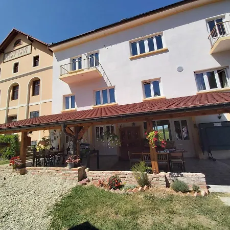 Mill House And בית הארחה