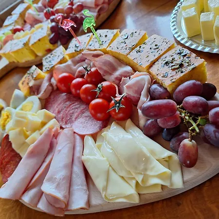 Mill House And בית הארחה