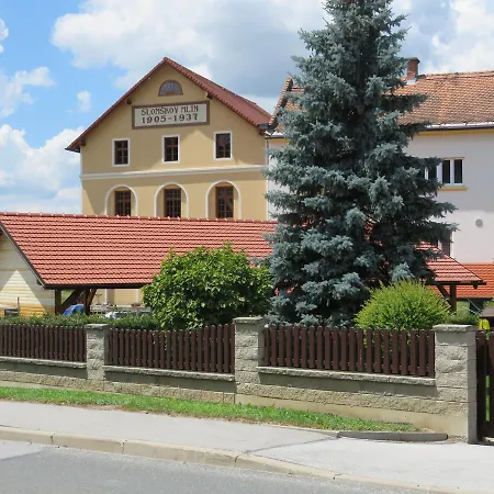 Mill House And ליוטומר