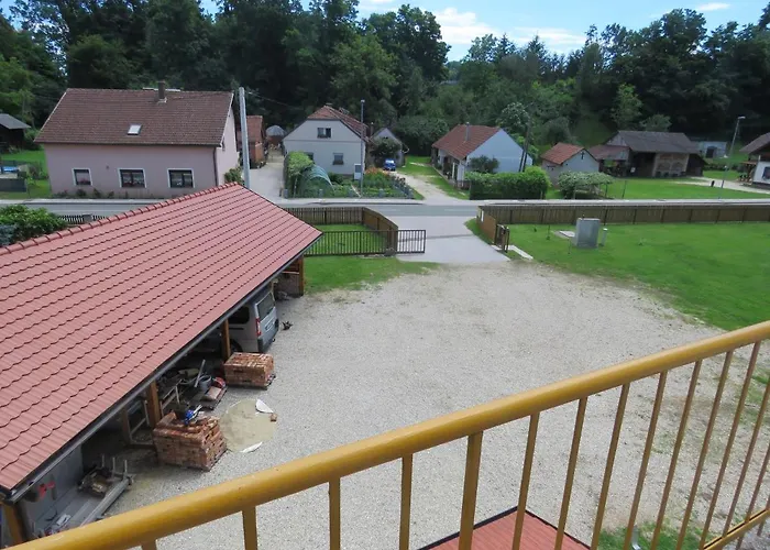 Mill House And بيت ضيافة