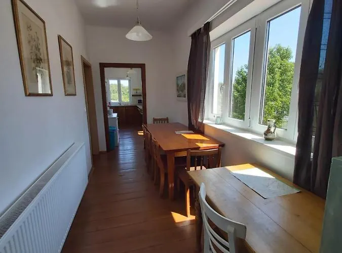 Mill House And ليوتومير