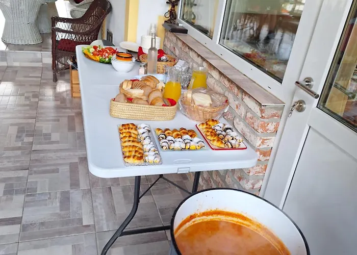 Mill House And ليوتومير