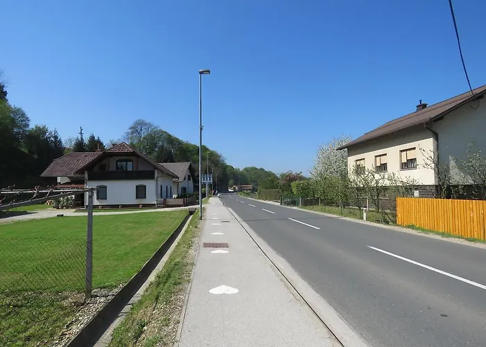 Mill House And بيت ضيافة ليوتومير