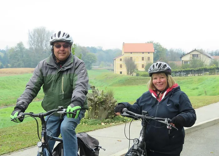 Mill House And بيت ضيافة